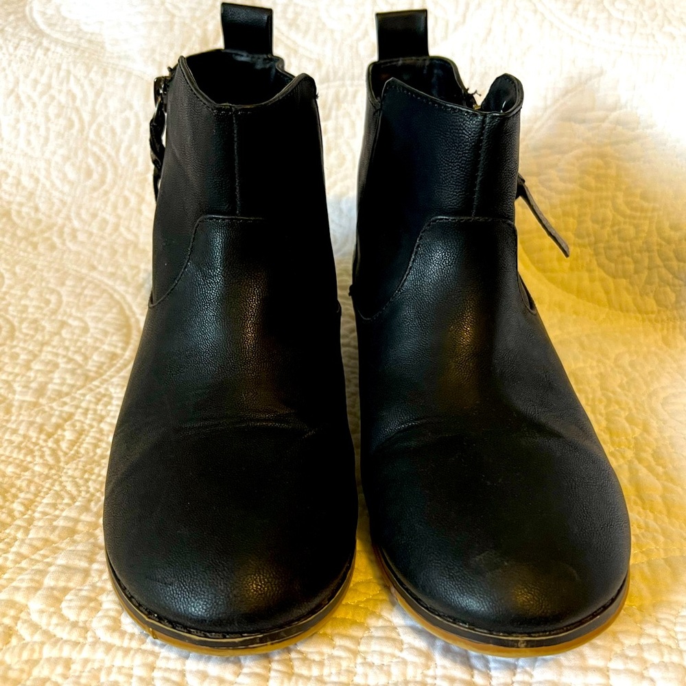 Girls Size 4 Cat & Jack Zippered Booties